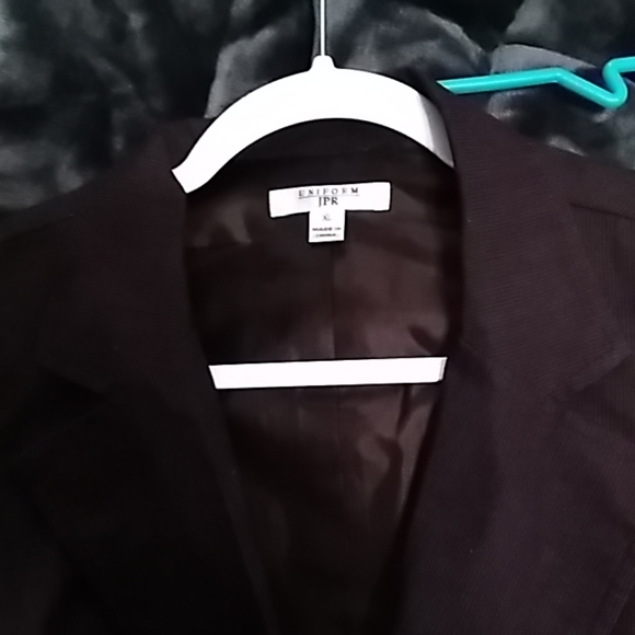 Women's Two Piece Suit - Picture 2 of 3